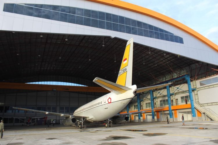 Pesawat TNI AU yang Tergelincir Dievakuasi ke Hanggar Mozes Kilangin