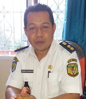 Lurah Inauga Gandeng Babinsa dan Babinkamtibmas Turun Sosialisasi Sampah ke Rumah Warga