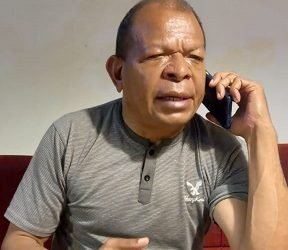 Hironimus Taime, tokoh masyarakat Mimika. (Foto: Redaksi/Koranpapua.id)