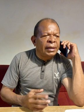 Hironimus Taime, tokoh masyarakat Mimika. (Foto: Redaksi/Koranpapua.id)