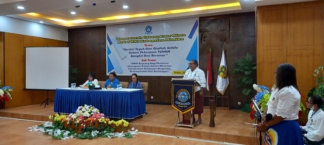 Maryana Joice Eveline Hamadi, Ketua panitia menyampaikan laporan kegiatan Muscablub.