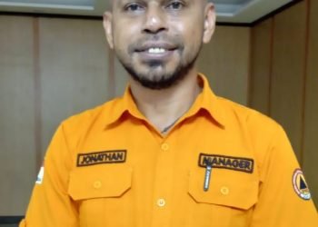 Jonatan Koerowoa, Manajer Pusat Pengendalian Operasional Penanggulangan Bencana (PusdalopsPB) Papua. (Foto: Redaksi/Koranpapua.id)