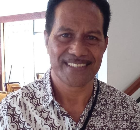 Lukas Luli Lasan, Kabid Bina Politik Bakesbangpol Mimika. (Foto : Redaksi/Koranpapua.id)