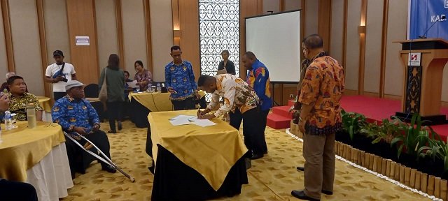 Septimus Timang, Sekretaris I menandatangani berita acara deklarasi HOPE.