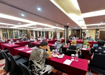 Pimpinan OPD dan utusan OPD mengikuti penandatanganan Penyusunan Standar Satuan Harga (SSH) di Horison Ultima Timika, Kamis 7 Juli 2023. (Foto : Diskominfo/Koranpapua.id)