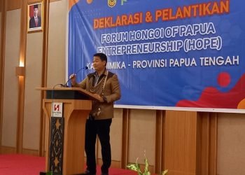Pj. Bupati Valentinus S. Sumito menyampaikan sambutan dalam acara Deklarasi HOPE, Senin 17 Juli 2023. (Foto : Redaksi/Koranpapua.id)
