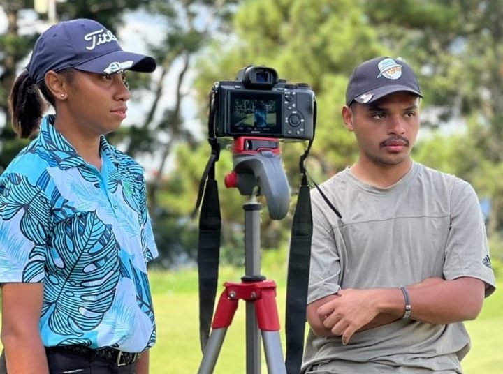 Ruth Oce Serafina Kapisa, atlet golf putri dan Noach R. Kabei, atlet golf putra Mimika siap mengikuti Babak Kualifikasi PON XXI 2023 di Jatinagor Gahana Golf Club. (Foto : Ist./Koranpapua.id)