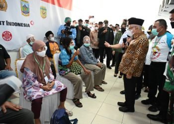 Wapres Tinjau Langsung Tindakan Operasi 105 Biji Mata dan 12 Pasien Bibir Sumbing di RSUD Mimika