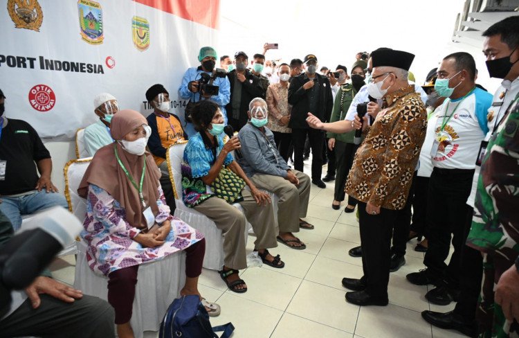 Wapres Tinjau Langsung Tindakan Operasi 105 Biji Mata dan 12 Pasien Bibir Sumbing di RSUD Mimika