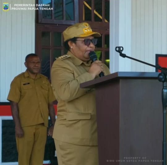Pj Gubernur Papua Tengah, Dr. Ribka Haluk saat menyampaikan sambutan di hadapan pimpinan OPD dan ASN di lingkungan Setda Papua Tengah, Senin 10 Juli 2023. ( Foto Ist/ Koranpapua.id)