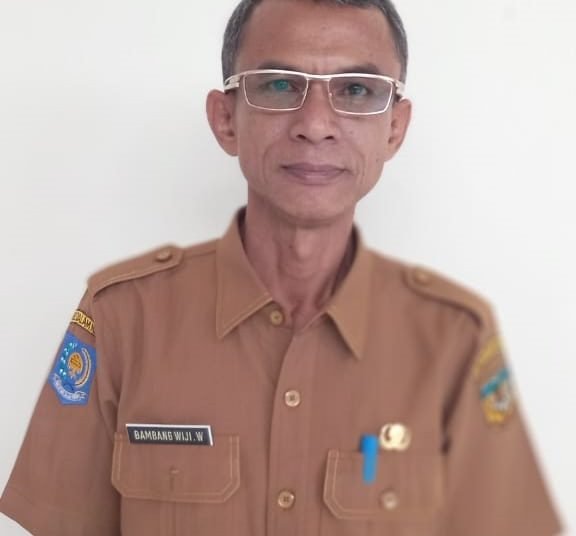 Bambang Wiji. W, Kepala BPBJ Mimika. (Foto : Redaksi/Koranpapua.id)