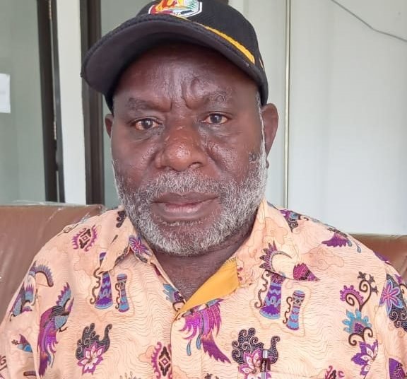 Yosef Tsenawatme, S.sos., M.Si, Sekretaris Diskop UKM. (Foto: Dokumentasi/Koranpapua.id)