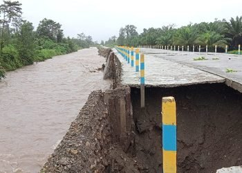 Diguyur Hujan Lebat, Jalan Trans Nabire Jebol