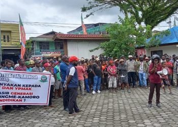 Pertanyakan Nasib Pendidikan Anak Amungme-Kamoro, OKIA Demo YPMAK dan Freeport