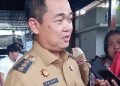 Pj. Bupati Valentinus S. Sumito memberikan keterangan kepada awak media, Selasa 8 Agustus 2023. (Foto : Redaksi/Koranpapua.id)