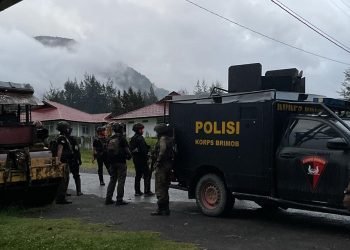 Aparat gabungan TNI-Polri melakukan pengejaran terhadap KKB kelompok Numbuk Talenggeng, Selasa 15 Agustus 2023 (foto Ist/koranpapua.id)
