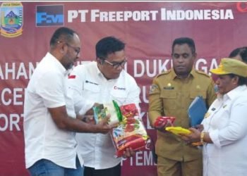 PTFI Serahkan 3.000 Paket Bantuan Penurunan Stunting kepada Pj Gubernur Papua Tengah