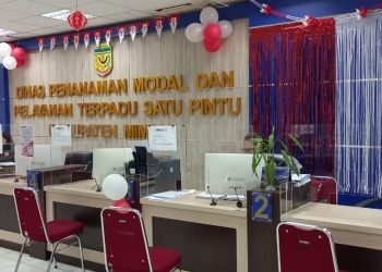 Suasana di ruang pelayanan Kantor Dinas Penanaman Modal dan Pelayanan Terpadu Satu Pintu Kabupaten Mimika terlihat sepi. (Foto : Redaksi/Koranpapua.id)