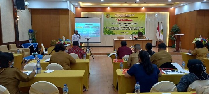 DLH Beri Pelatihan Jakstrada Pengelolaan Sampah Rumah Tangga untuk 70 Warga Mimika