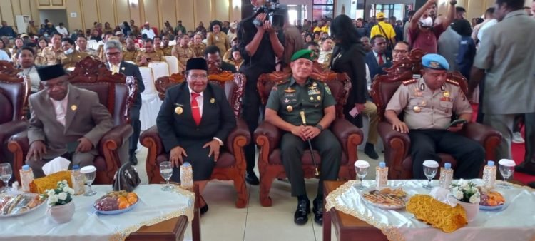 Pj Gubernur Papua Tengah Minta Bupati Eltinus Turunkan Angka Stunting dan Kemiskinan Ekstrim