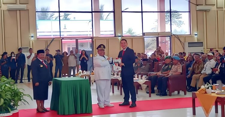 Masyarakat Diajak Dukung Bupati Omaleng, Ribka Haluk: Kasus Eltinus Omaleng Jadi Pembelajaran Hukum bagi Semua