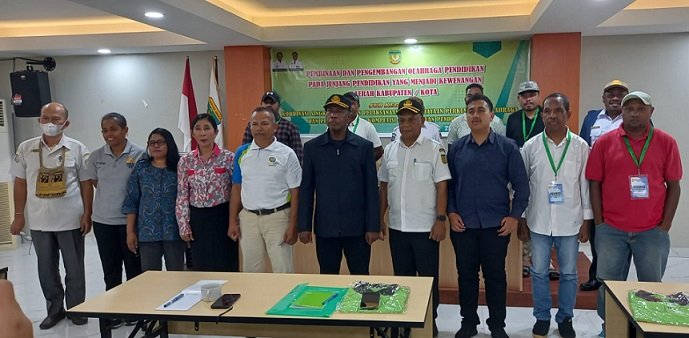 20 Pelatih dan Asisten Bola Kaki di Timika Ikut Pembinaan Tingkatkan Skiil dan Kemampuan