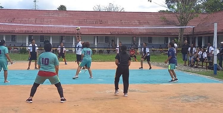 Turnamen Voli Putri Meriahkan HUT ke-31 Flobamora Mimika Bergulir, Marthen Moru: Tetap Menjaga Kekompakan Sebagai Sesama Warga Flobamora