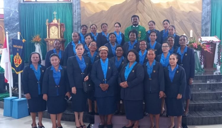 Pengurus DPC WKRI Paroki Santa Sisilia Dilantik, RD: Samuel: WKRI Perlu Teladani Maria Magdalena, Santa Anna, Bunda Maria dan Santa Sisilia