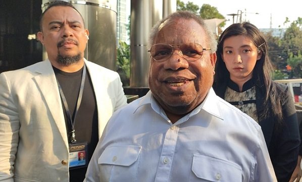 Enam Jam Diperiksa, Bupati Eltinus Sebut Dirinya hanya Tamu di KPK