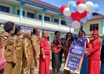 Jeni O Usmani Launching Komunitas Belajar SMPN 2 Mimika dan Pergelaran Seni Budaya P5 