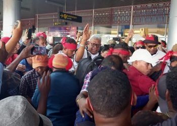 Lagu Happy Birthday To You Sambut Kedatangan Johannes Rettob 