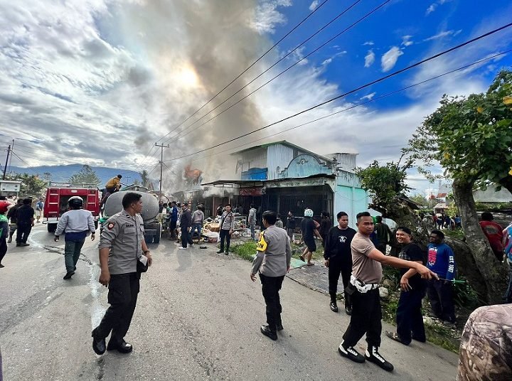 Enam Unit Ruko di Wamena Terbakar, Kerugian Diperkirakan Rp2 Miliar   