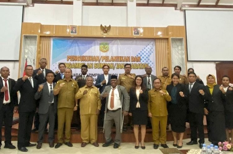 Bupati Omaleng Ingatkan Pejabat yang Baru Dilantik untuk Disiplin, Loyal dan Tunjukan Kinerja Baik
