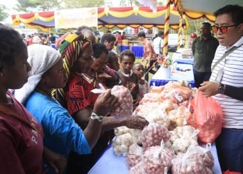 Gelar Pasar Murah di Utikini Baru, Petrus Pali: Menjangkau Kebutuhan Masyarakat OAP 