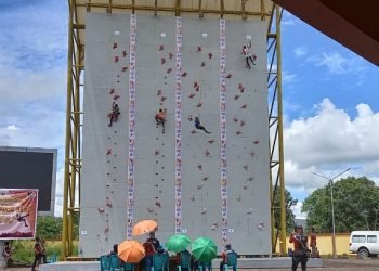 125 Atlet Adu Nyali di Kejuaraan Panjat Tebing Rebut Piala Bupati Mimika  