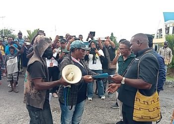 Tolak Pertambangan Migas di Agimuga, Masyarakat Adat Serahkan Enam Poin Aspirasi ke DPRD Mimika 