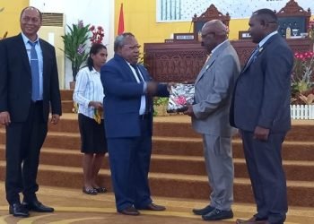 Bupati Omaleng Serahkan Delapan Usulan Ranperda Non APBD ke DPRD Mimika