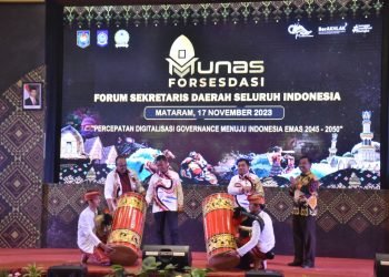 Penjabat Gubernur NTB Drs. H. Lalu Gita Ariadi, M.Si membuka Musyawarah Nasional (MUNAS) Forum Sekretaris Daerah Seluruh Indonesia (Forsesdasi) yang berlangsung di Mataram (17/11/2023). (foto. ist/Koranpapua.id)