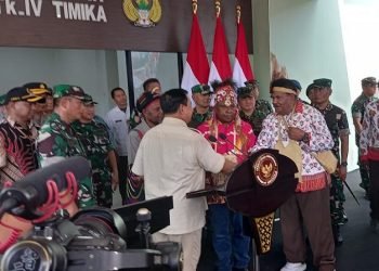 Masyarakat Kamoro Sangat Setia Kepada Merah Putih, Prabowo Serahkan Rp5 Miliar 