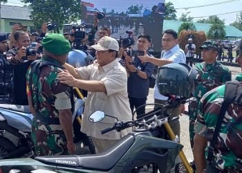 Berkunjung ke Timika, Prabowo Serahkan Puluhan Sepeda Motor untuk Personil TNI 