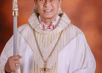 Ribuan Umat Lintas Agama di Ende Sambut Jenazah Uskup Mgr Sensi, Pr