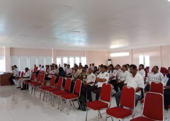 KIP Papua Sosialisasikan UU Nomor 14 Tahun 2008 Kepada 64 Kepsek dan Staf Disdik Mimika