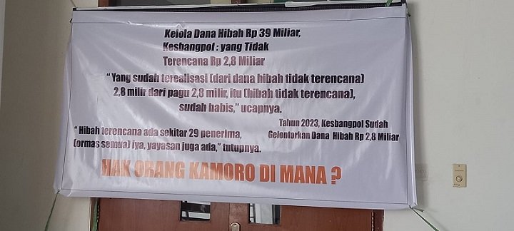 Dana Hibah Belum Dibayar, Philipus dan Yance Palang Kantor Bakesbangpol Mimika