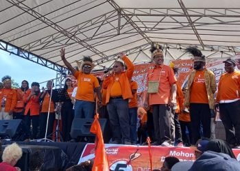 Ribuan Massa Hadiri Kampanye Terbuka Partai Buruh di Timika, Said Iqbal: Buruh Siap Perjuangkan Ketimpangan Sosial