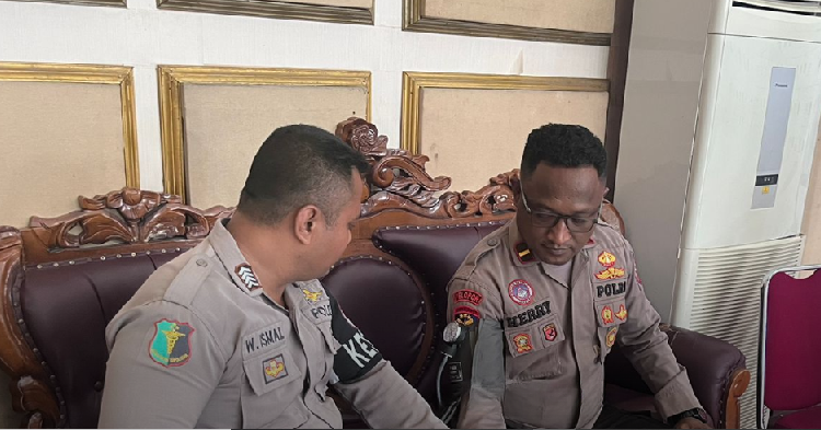 Kasi Dokkes Polres Mimika Pastikan Kondisi Kesehatan Personel OMB  