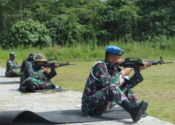 Prajurit Lanud Yohanis Kapiyau Timika Asah Kemampuan Menembak