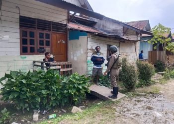 Ciptakan Kamtibmas yang Kondusif di Oksibil, Satgas Damai Cartenz Patroli Rutin Sambangi Rumah Warga