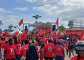 Tanah Lapang di Jalan Cenderawasih Timika Dipadati Ribuan Pendukung Banteng Moncong Putih