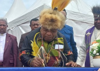 Resmikan 11 Gedung Kantor Pemerintahan, Bupati Eltinus Ingatkan ASN Beri Pelayanan yang Maksimal