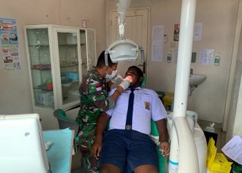 Lima Casis SMA Pradita Dirgantara Panda Lanud Timika Jalani Tes Kesehatan Gigi dan Mulut